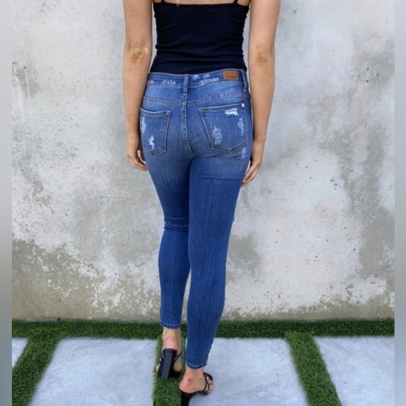 Judy Blue Sz15/32 Jeans Skinny Fit Distressed Tattered Leopard Print Patch Pants - Picture 5 of 16